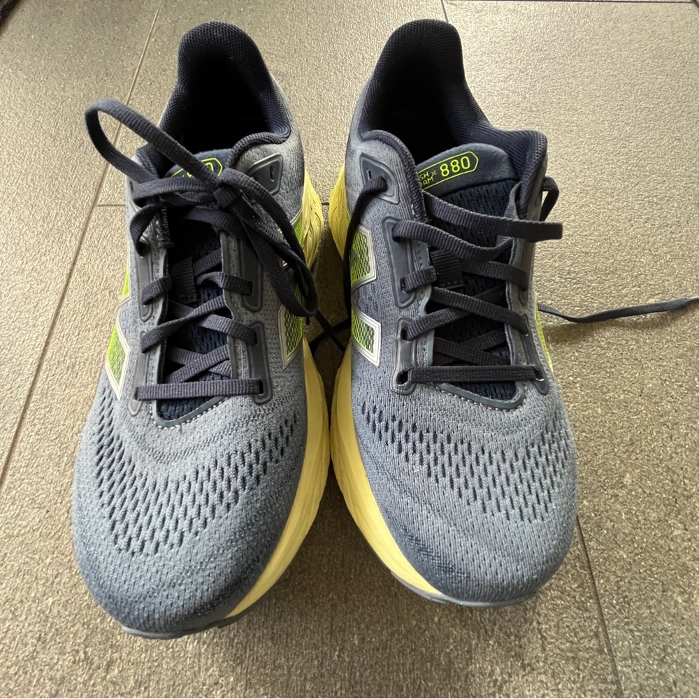 Men's New Balance 880 Gray and Yellow Running Shoes
